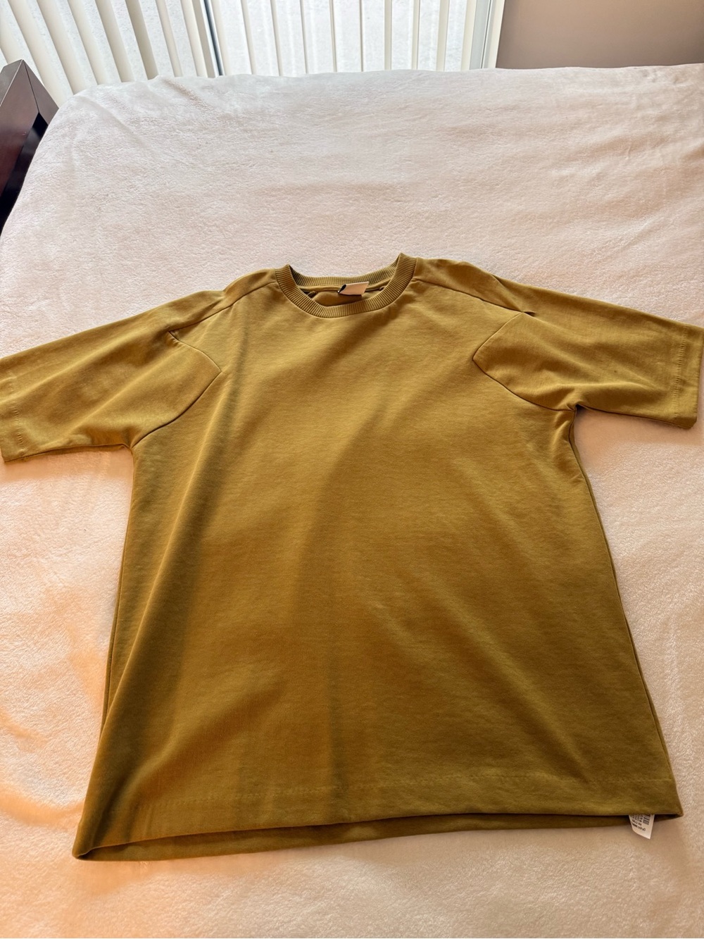 Zara Men's Short-Sleeve Tee in Olive